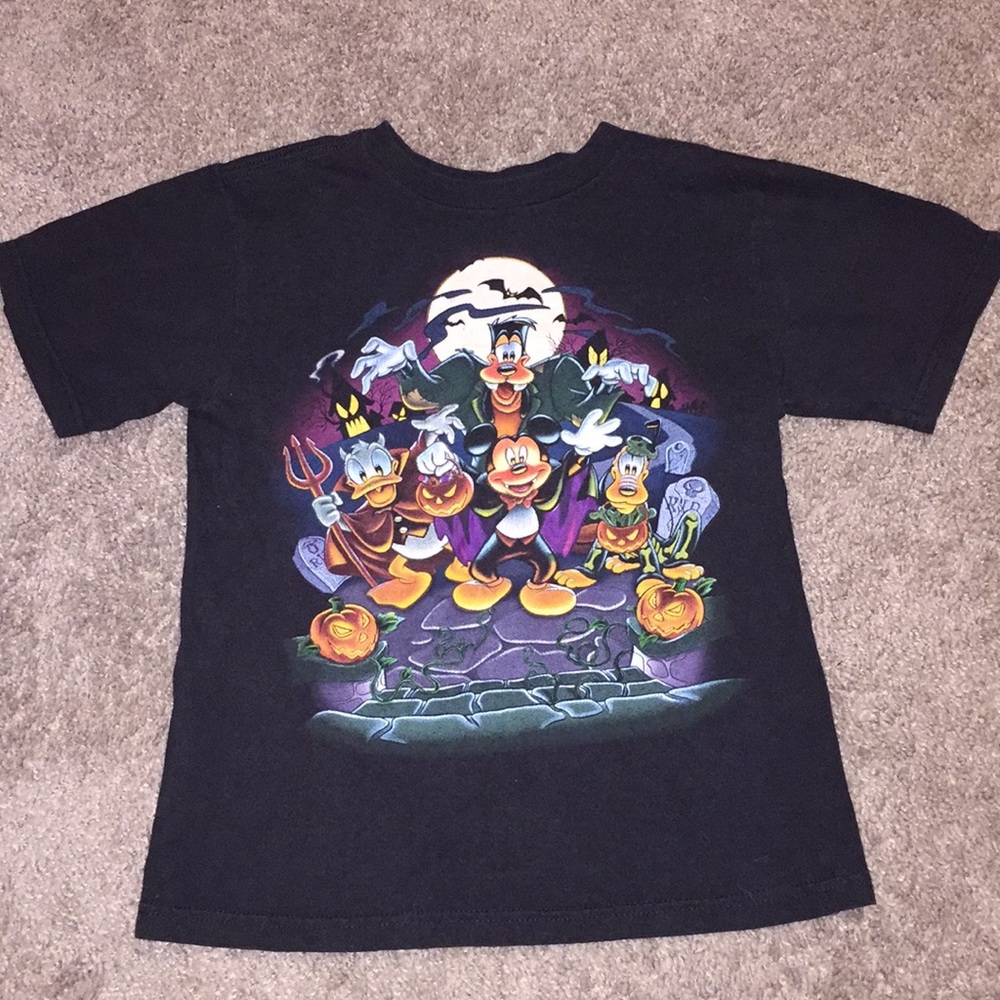 Disney store authentic Mickey & friends kids tee